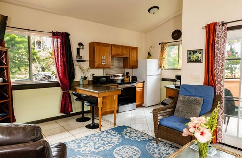 Kehena Beach Estates Cottage | Whale House w/AC @ Kehena Beach, Hawaii (Oceanfront)