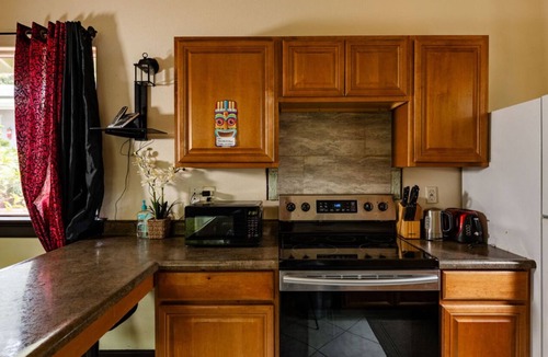 Kehena Beach Estates Cottage | Whale House w/AC @ Kehena Beach, Hawaii (Oceanfront)
