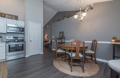 Keene House | Where urban meets horses and bourbon , is exactly where you will find this adorable Lexington home in 40514. Sky Beauty is a 3 bedroom, 2 bathroom home features a fenced in backyard, updated kitchen, comfortable living room, Apple TV, and so much mor