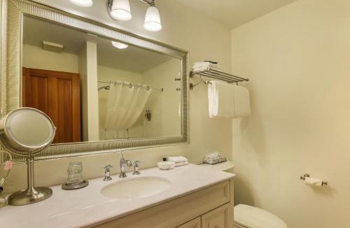 La Conner Hotel | Wild Iris Inn