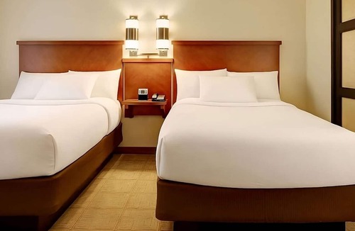 Gwinnett Place Hotel | Your Home Away From Home! Family-Friendly Unit awaits! Near Gwinnett Place Mall