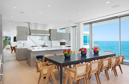 Central Malibu House | YOUR MALIBU BEACHFRONT DREAMS AWAIT