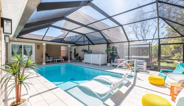 2 LUX homes-1 PERFECT location -14BD/10BA-Heated Pool-WALK to beach-10 min to DT in St. Augustine
