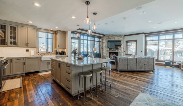 2 SKI FREE in Deer Valley and Ski-in/out Empire Pass Luxury 3/3