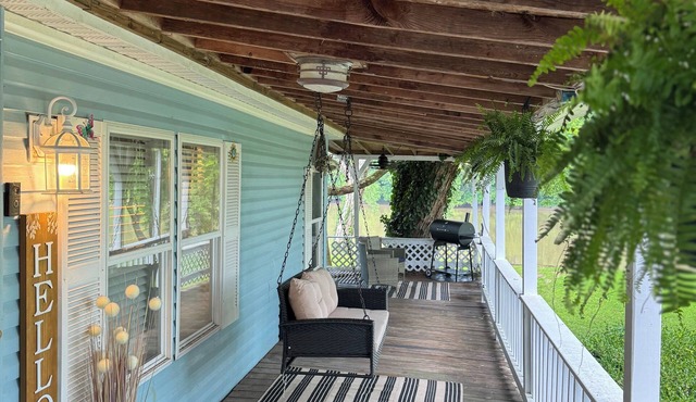 3 bedroom River Cabin Retreat! in Terre Haute