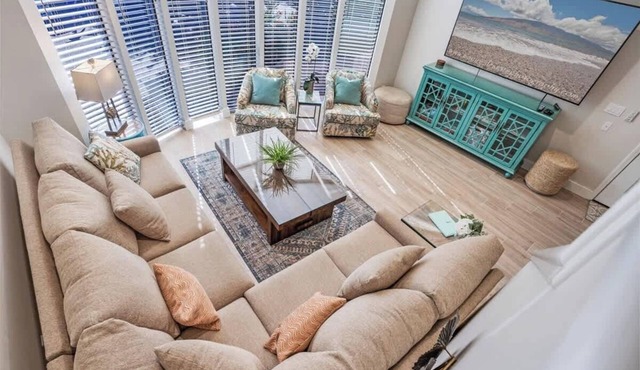 3BR Luxury Home, AC, 2 Min Beach Walk