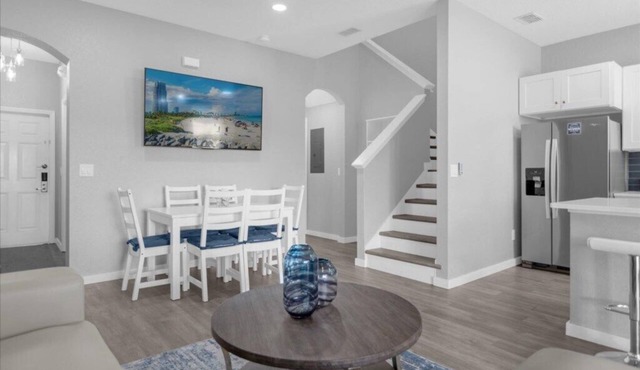 4 Bedrooms/3 Bathrooms/Regal Palms (331 MA)
