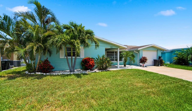 4 Mi to Beach! Waterfront New Port Richey Retreat in Pasco County