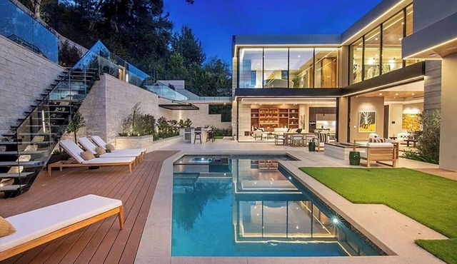 5-bedroom Mansion in Beverly Hills with 200 People Event Space.