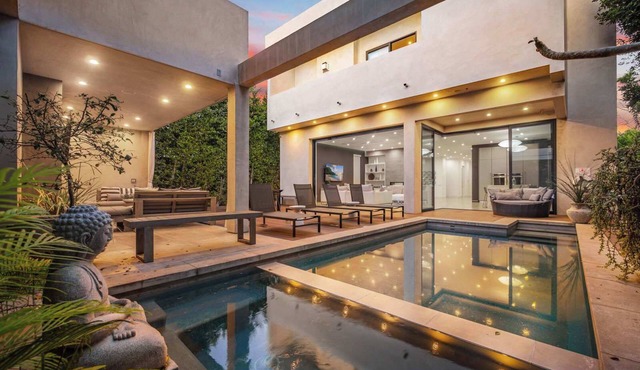 5 BR Villa in the Grove - Pool & Spa