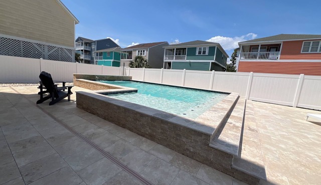 7BR Outdoor Oasis - Brand New Pool, Waterfalls, Wet Pad, Putting Green, Hot Tub in North Myrtle Beach