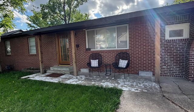 A peaceful 3-bedroom house in beautiful downtown Rogers in Rogers