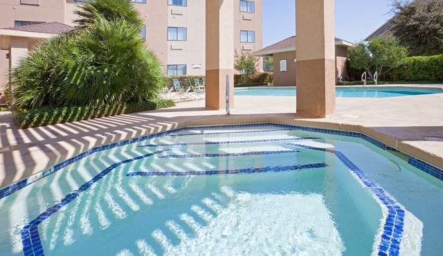 Accessible Studio w/Tub | Hot Breakfast + Pool in San Angelo