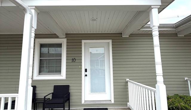 ACE STAYS -Modern 1BR townhouse in Mount Carmel in Mount Carmel