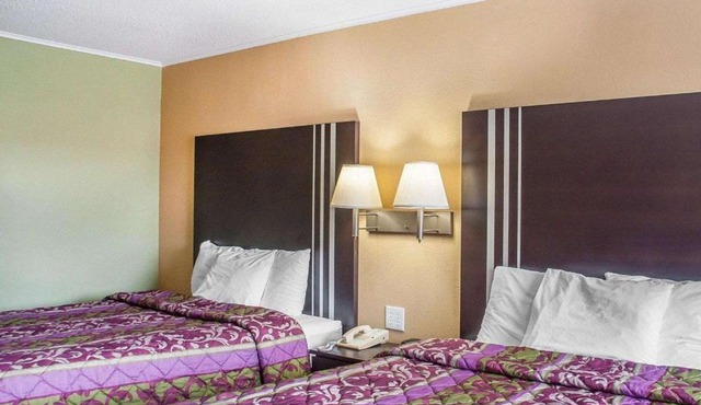 Amherst Inn & Suites in Amherst