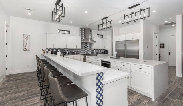 Arcadia/Biltmore 2023 Build - Heated Pool - 4 bedroom 4.5 bath - PRIME LOCATION in Phoenix