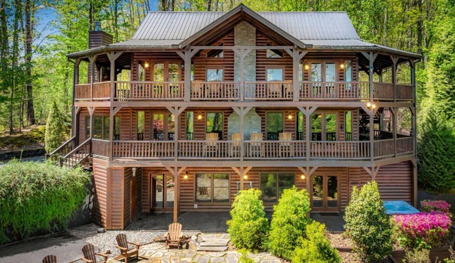Aska Ridge Lodge|Hot Tub|MTN Views|Pool Table in Blue Ridge