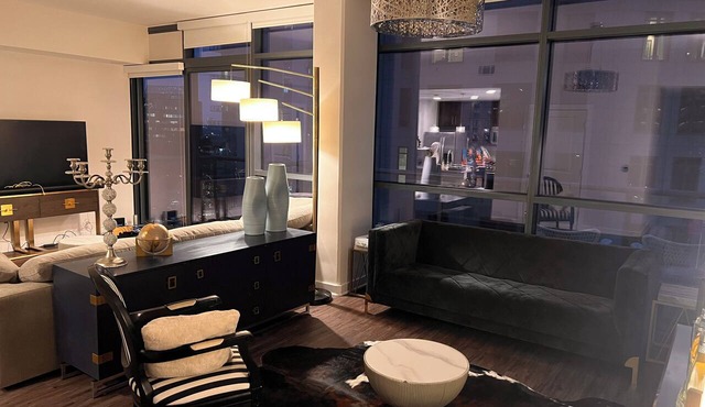 Atlanta 2BR Penthouse Dedicated Office Gym AC Quiet Luxury