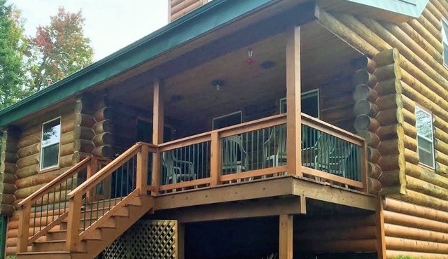 Authentic 3 Level Log Cabin. 3 Bedrooms, 3 Baths in Wright