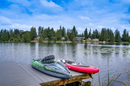 Balconies & Shared Dock! Lakefront Lynnwood Home