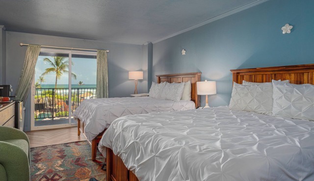 Beach Front Resort. Epic Ocean Views. Pool+ Water Slides. Spa. AC.
