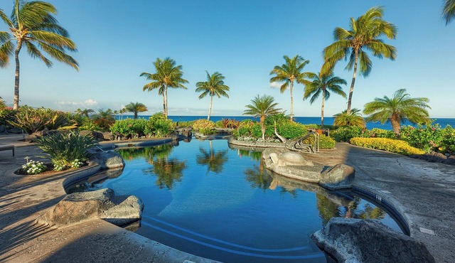 Beautiful Condo in Exclusive Hali'i Kai Oceanfront Community