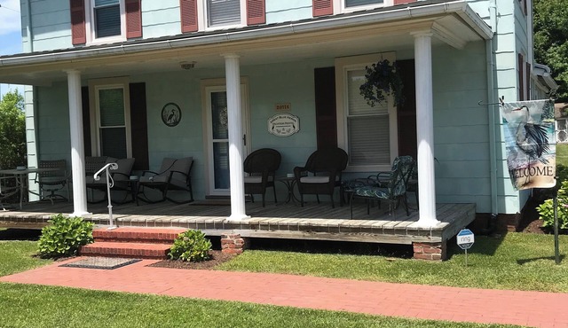 Beautiful home & short walk to beach, restaurants, and marinas in Rock Hall, MD in Rock Hall