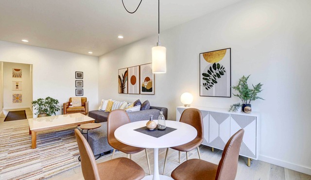 Beautiful Townhome - Steps to Downtown Boise! in Boise