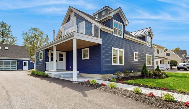 Beautifully updated beach home: walk to beach, restaurants & shops in Ogunquit