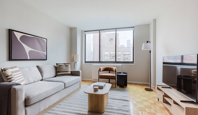 Blueground | Kips Bay, pool & gym, nr Empire St.