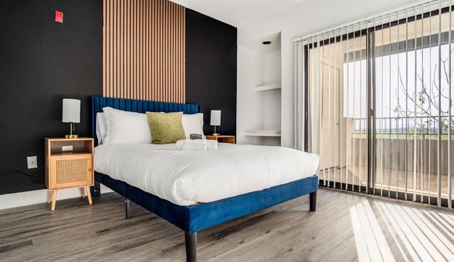 Boulevard Stays 2BR by Stadium Pool Parking Gym 06 in Glendale