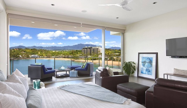 Breathtaking Oceanfront Suite @ Kalapaki Bay