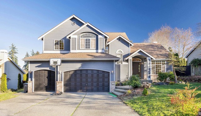 Brier 5BR Retreat w, Pool Table, Deck, Central AC