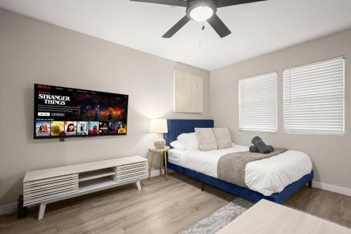 Bright Studio Near Domain, Roku TV - Free Parking in Austin
