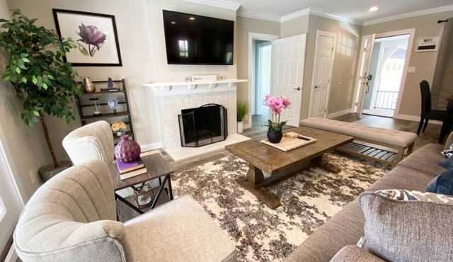 Burbank Hills VIEW Home! Completely Remodeled.