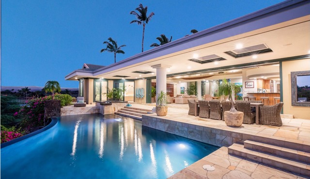 Canoe House: New Listing! 4 Minutes to Private Beach Club