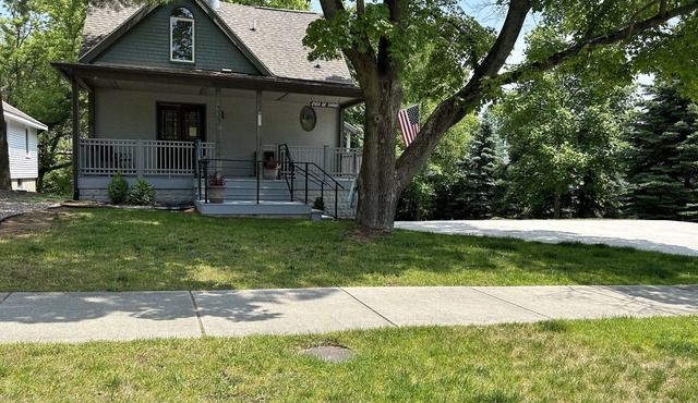 Casa de Sarno. Short Walk to Lake Michigan Beach. Dog Friendly. in South Haven