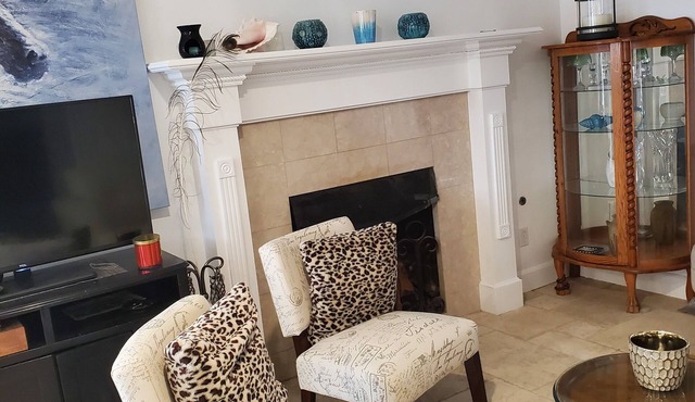Central Coast home close to wineries and beaches. Great views of the mountains in Lompoc