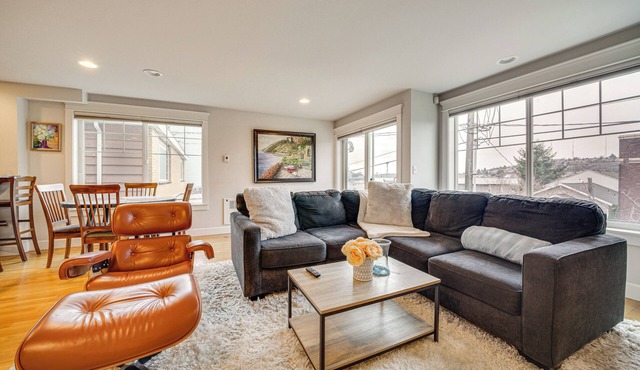 Central to Everything! Prime Seattle Townhome