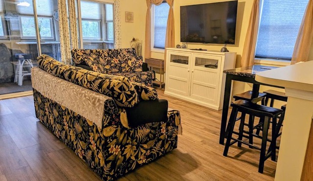 Centrally Located-Pools-Well Equipped Kitchen-Forest Views in Myrtle Beach