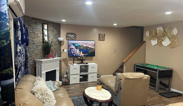 Charming 2-bedroom townhome in Poconos finest area, near many fun activities. in Bushkill
