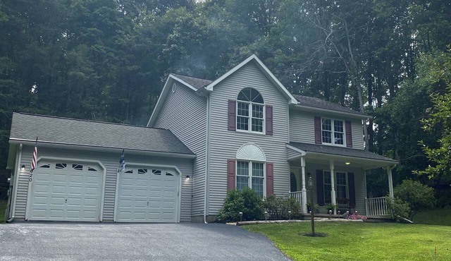 Charming 3-bedroom house in gorgeous Howard with AC and fitness room in Howard