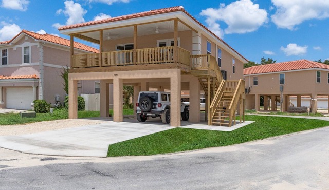 Charming and spacious brand new - July 2024 - 2 BR, 2 BA villa on stilts