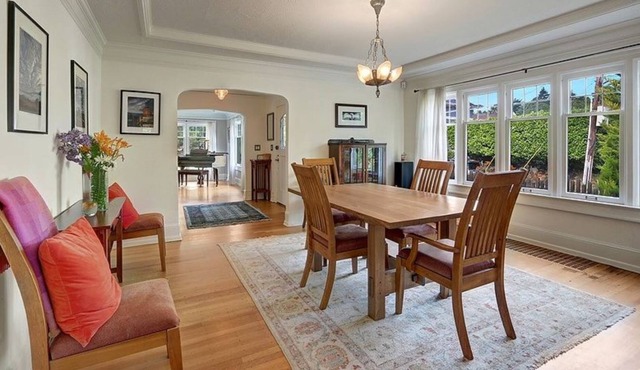 Charming craftsman 3-bedroom home