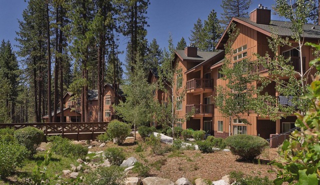 Charming Lodge-Style Resort with Something to do in Every Season!