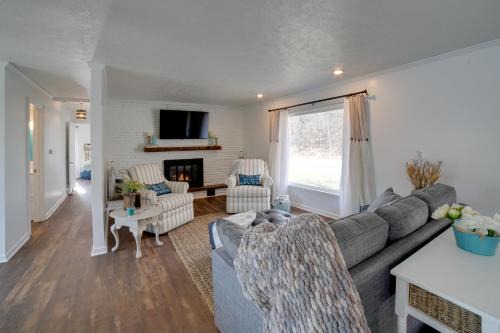 Charming Riverfront Retreat in Monticello! in Monticello