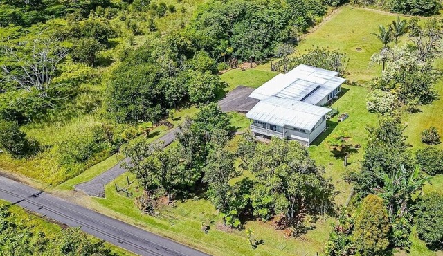 Charming studio w/country views!