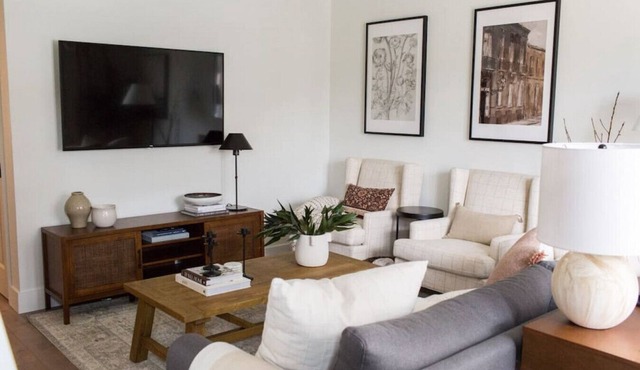 Closest Stay to Downtown Mt Dora - Renovated - Walk Everywhere in Mount Dora