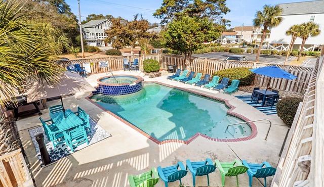 Coastin Time 8 BR 6BA, Private Heated Pool & Hot Tub in North Myrtle Beach