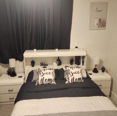 Comfy hideaway in Hollywood